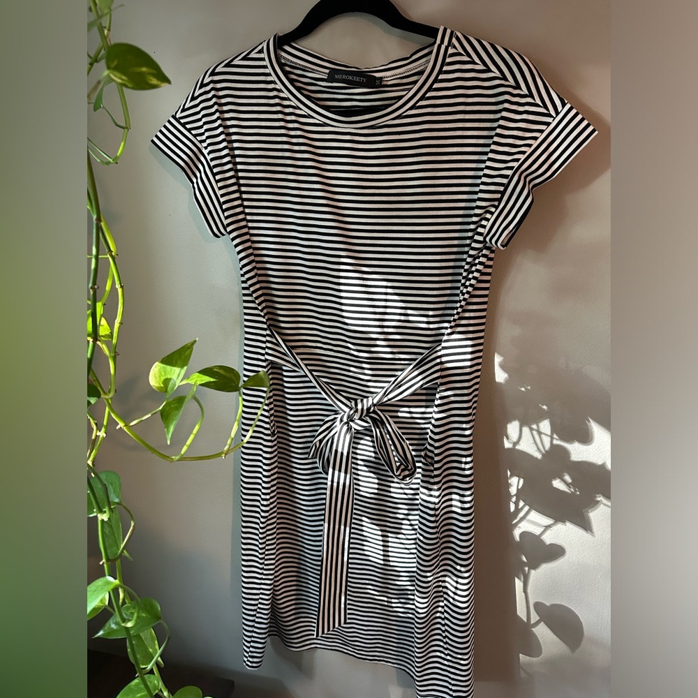NWOT Sz M Merokeety Striped Short Sleeve T-Shirt Dress w/ Pockets and tie waist